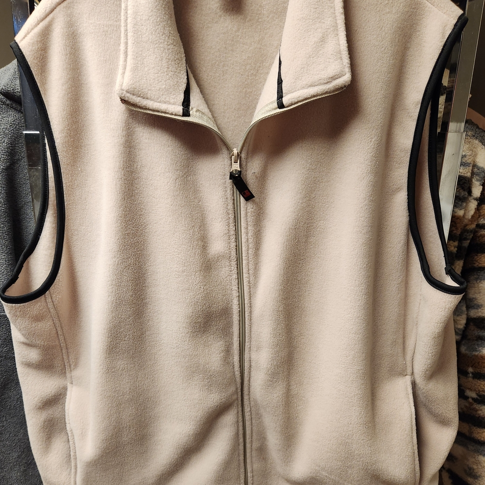 Woolrich Men's Tan Fleece Vest